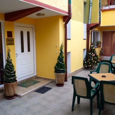 Hotel Triumph Nova Zagora Exterior photo